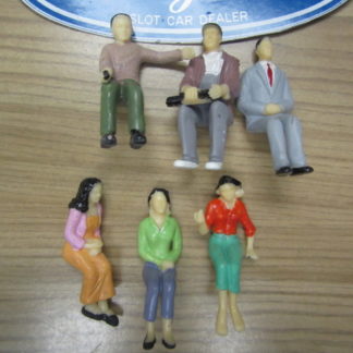 6 1/24 Scale Figures Spectators for Trackside Scenery
