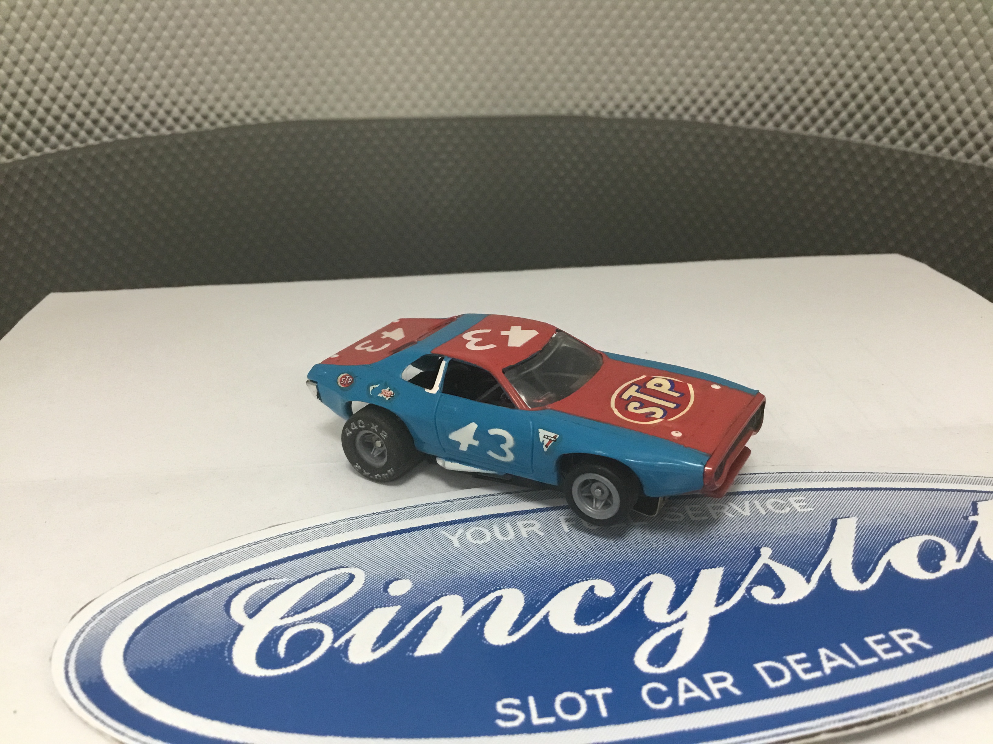 AUTO WORLD #43 RICHARD PETTY HO SLOT CAR NOS SET CAR ONLY BANDED IN CUBED MINT! 