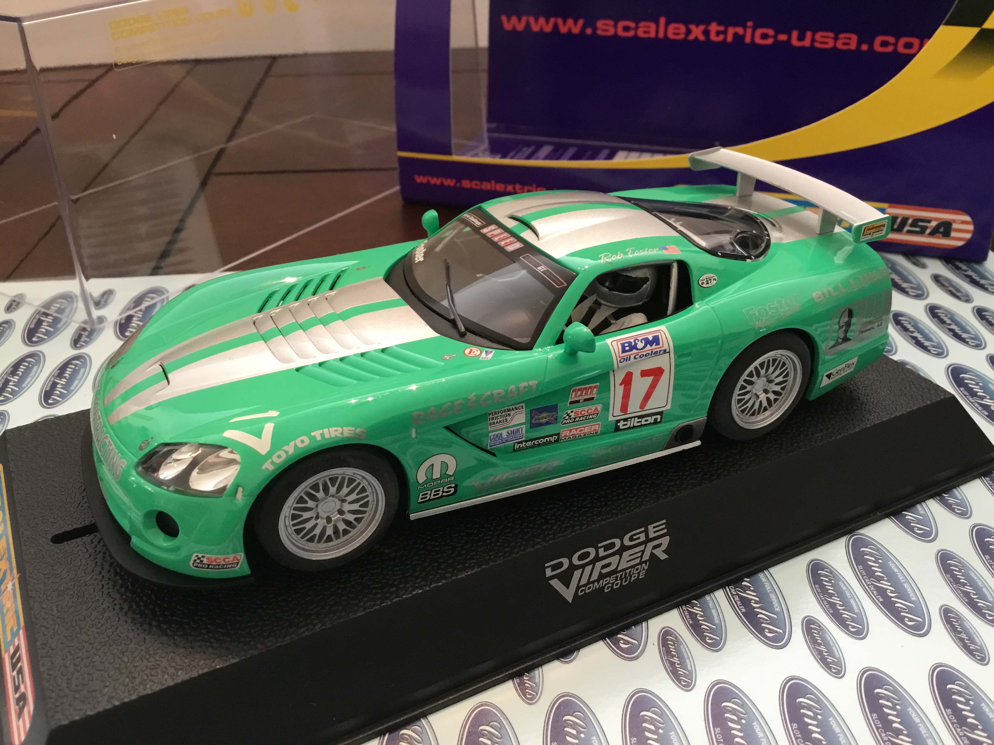 scalextric dodge viper