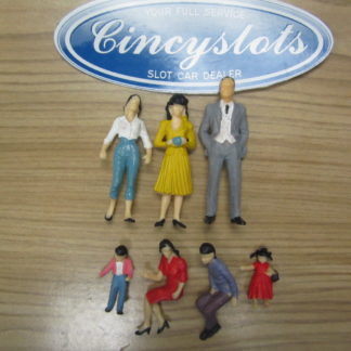 7 1/24 Scale Figures Spectators for Trackside Scenery