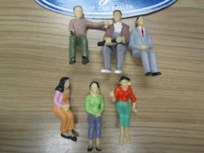 6 1/24 Scale Figures Spectators for Trackside Scenery