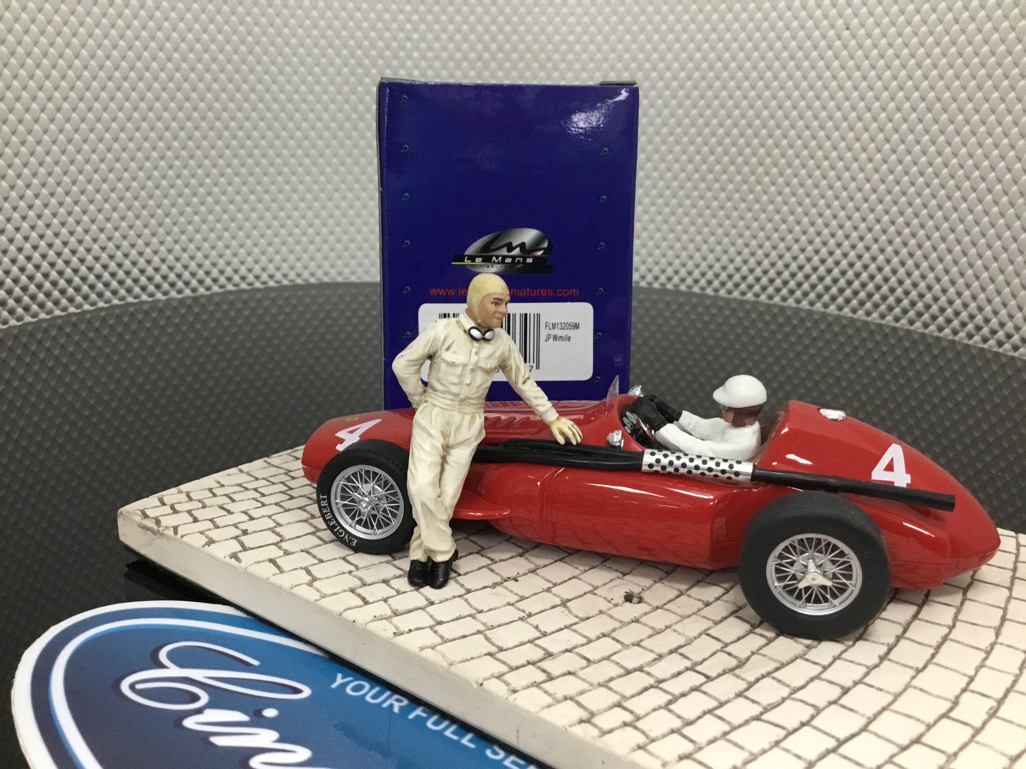Le Mans Miniatures Jean-Pierre Wimille 1/32 Slot Car Resin Figure FLM132059M