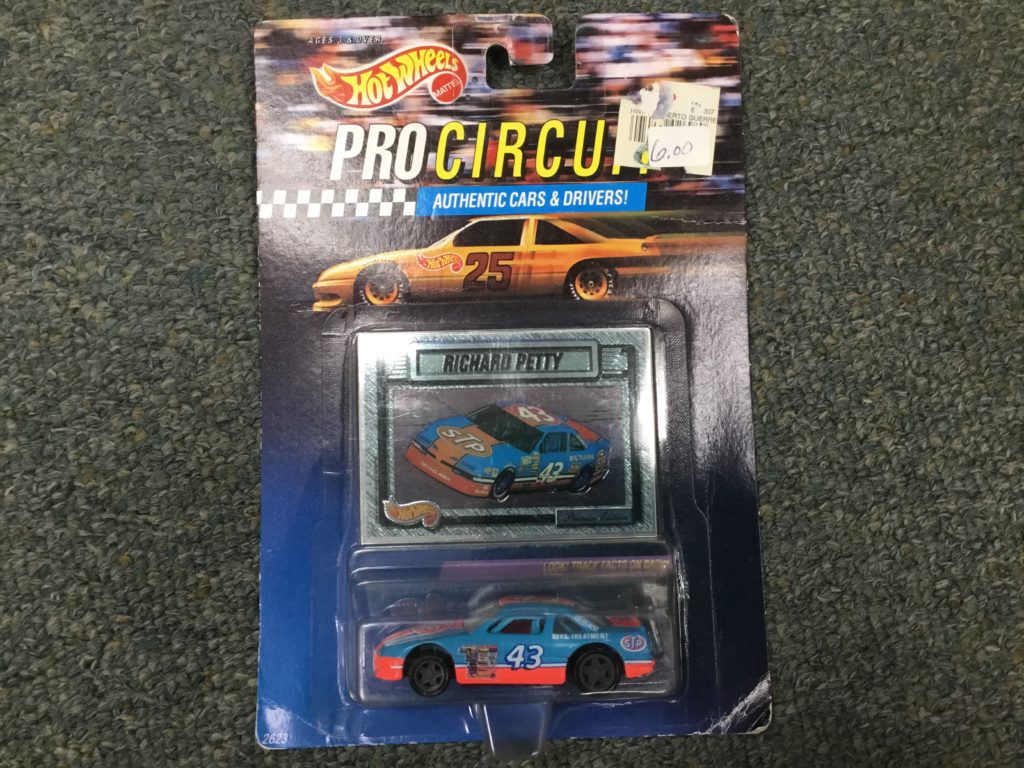 Hot Wheels Pro Circuit Richard Petty Nascar. Box 3