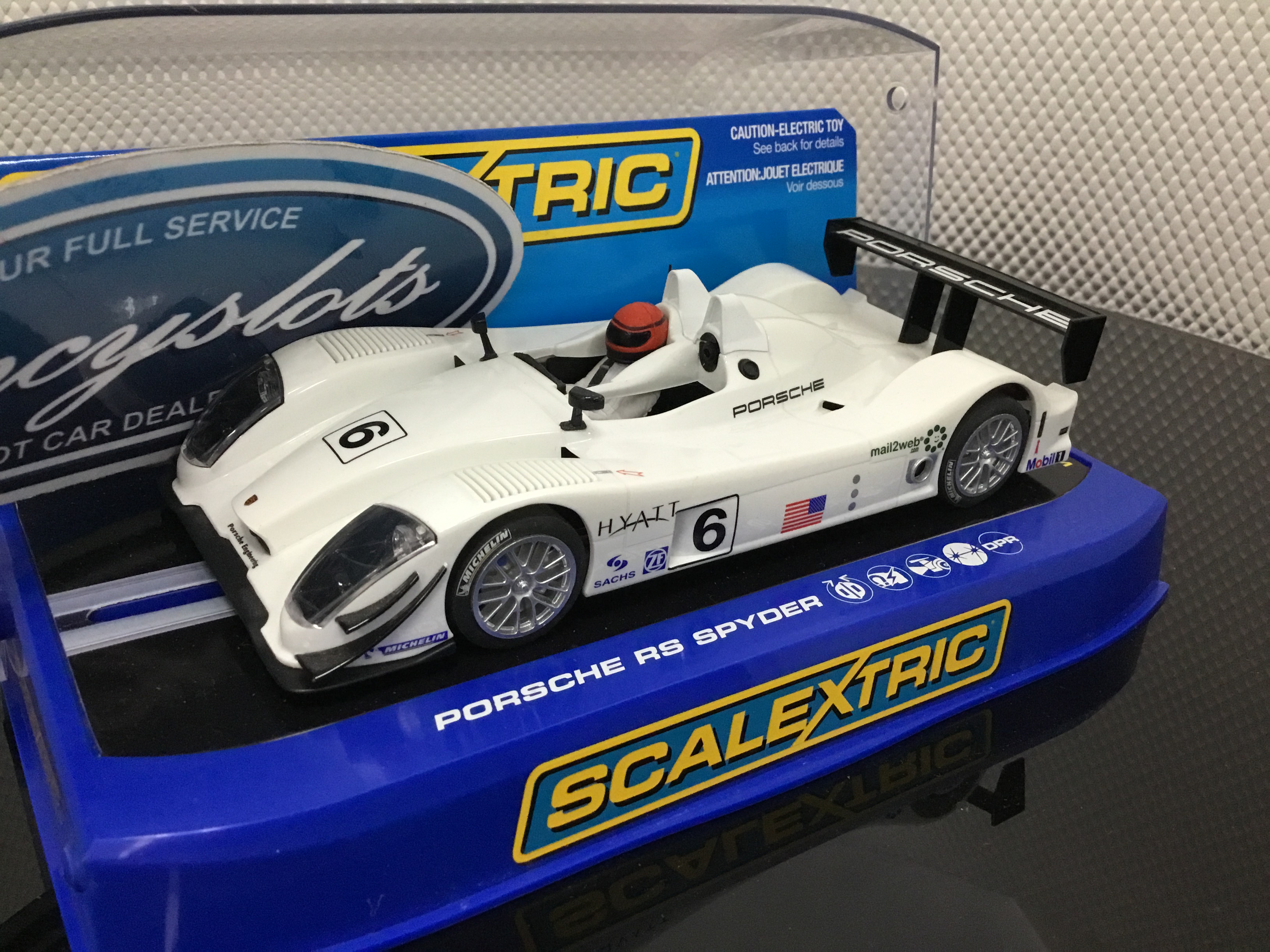 C2906 Scalextric Porsche RS Spyder BRAND NEW MINT BOXED SUPERB LOOKING CAR 