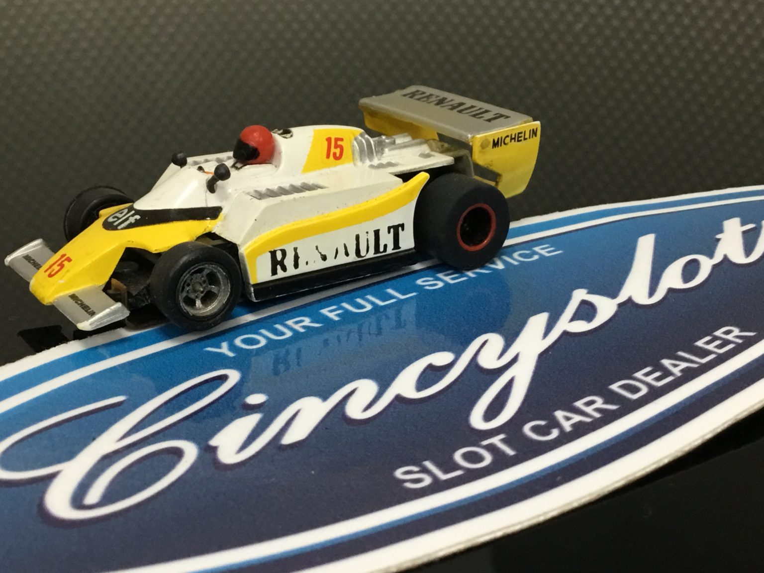 TYCO Renault 15 Indy F1 HO SLOT CAR. USED WORKING