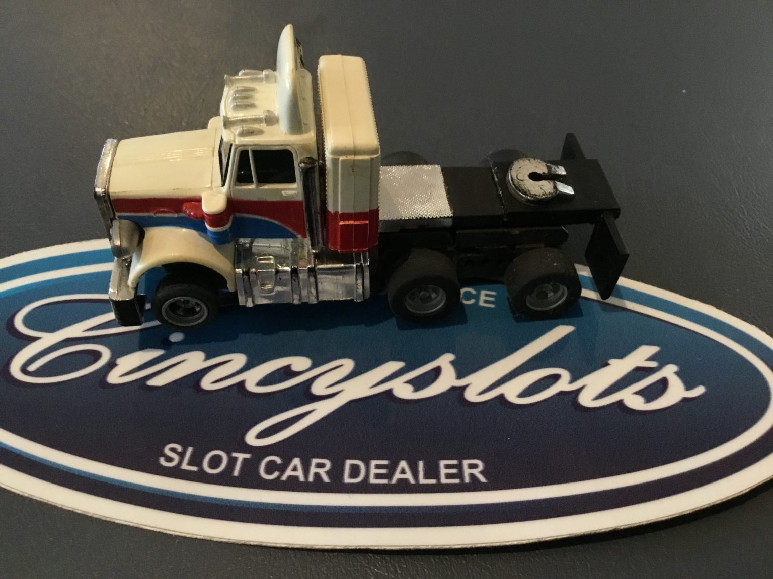 AFX Semi Tractor Trailer Extended Chassis White. HO Slot Car.