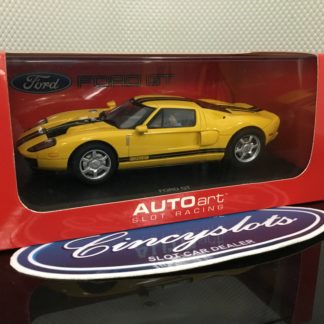 AutoArt 13082 Ford GT 2004 Yellow.