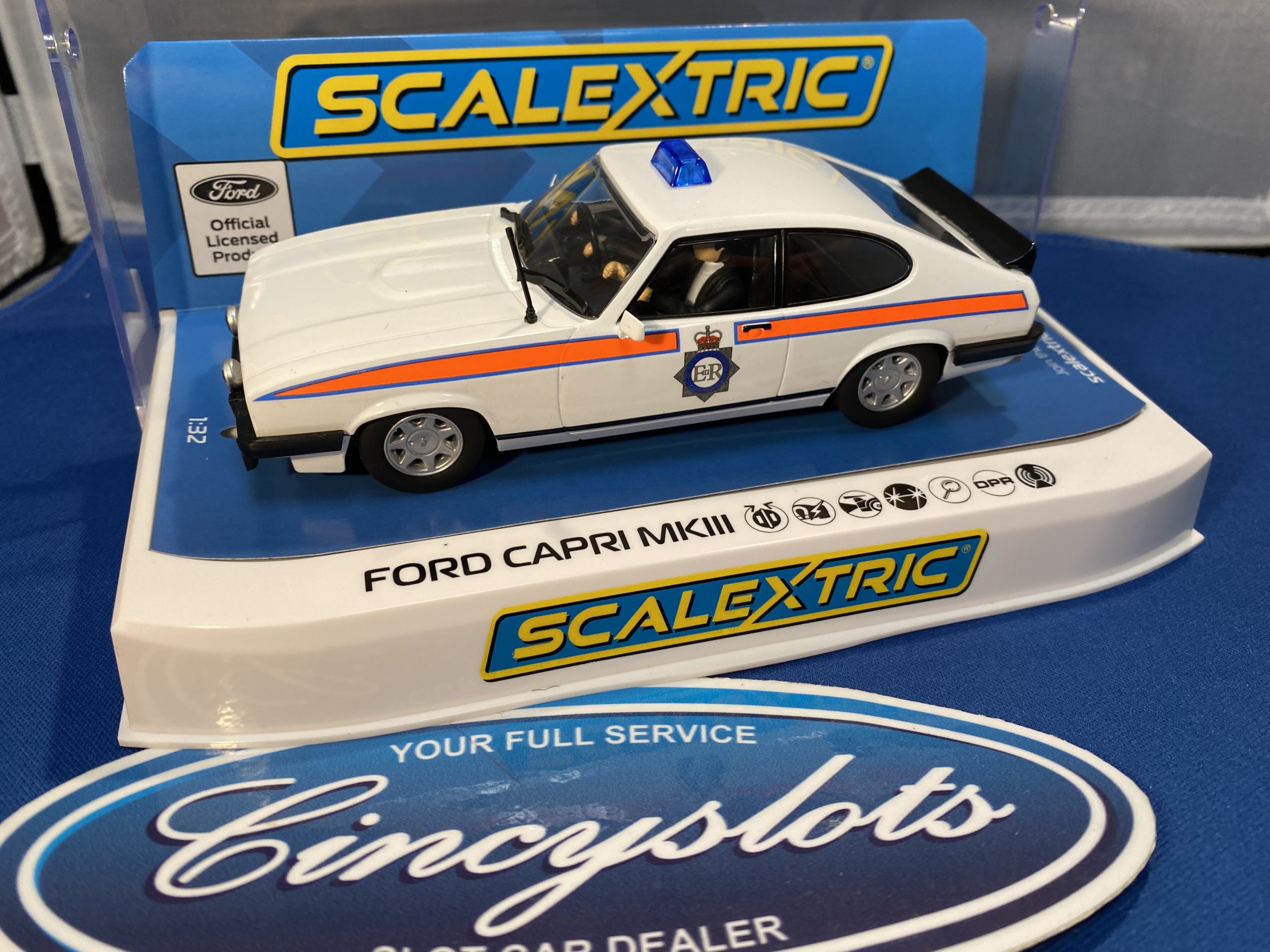 Scalextric C4153 Ford Capri MK3-Greater Manchester coche de policía 