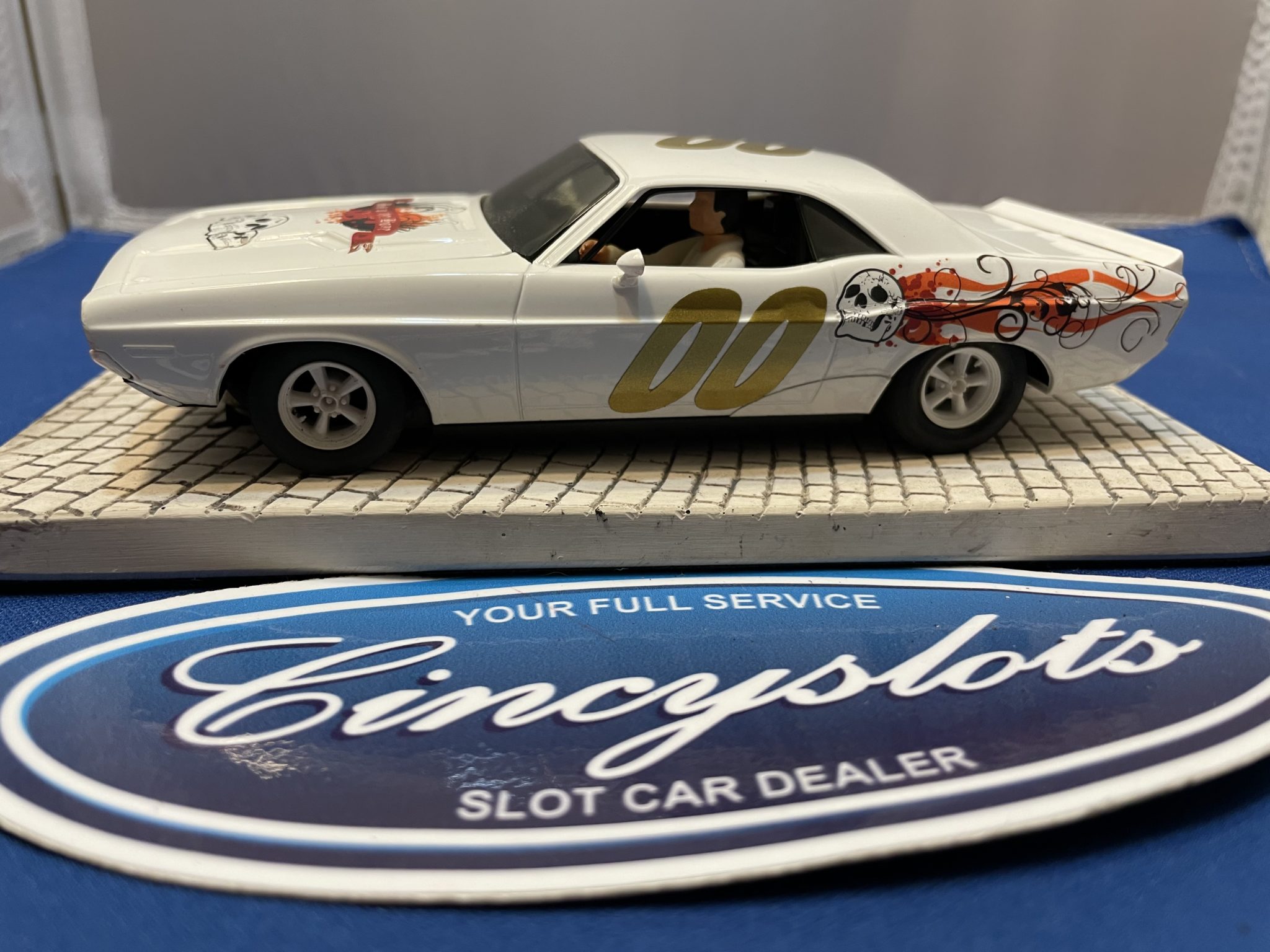 Scalextric Dodge Challenger T/A 00, 1/32 Slot Car. Used