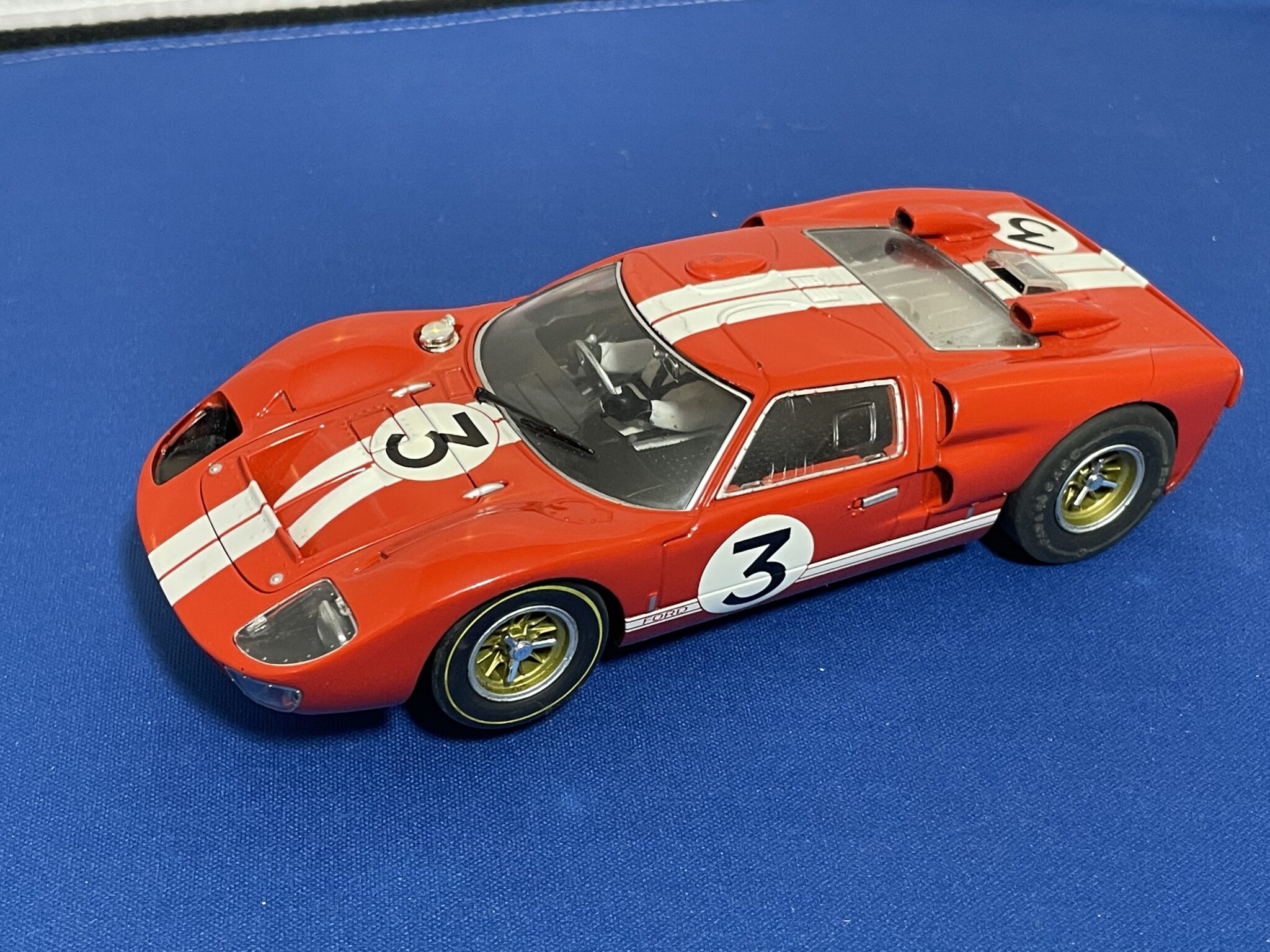 Carrera D124 23736 Ford GT40 ROUGH.
