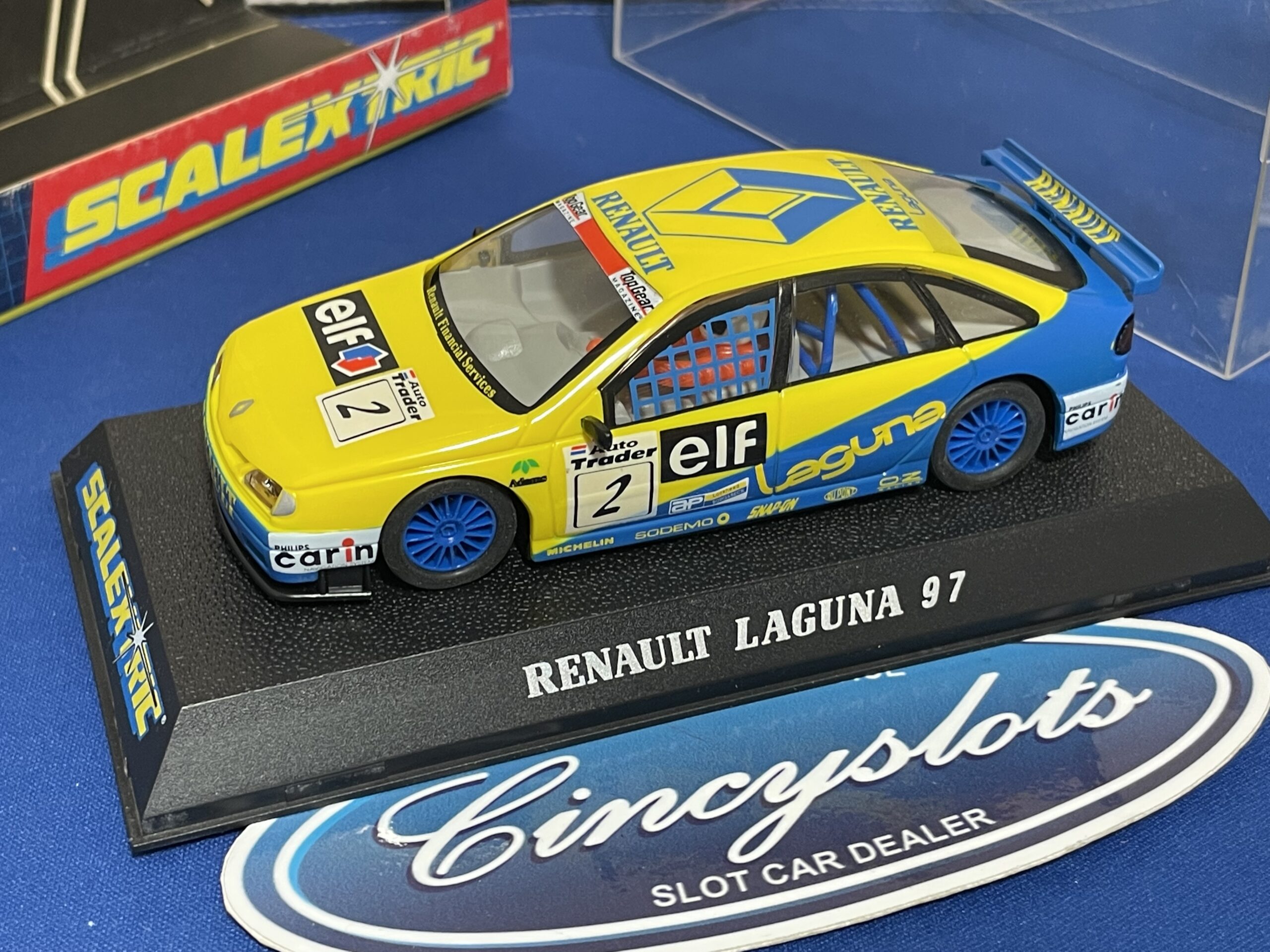 scalextric renault laguna