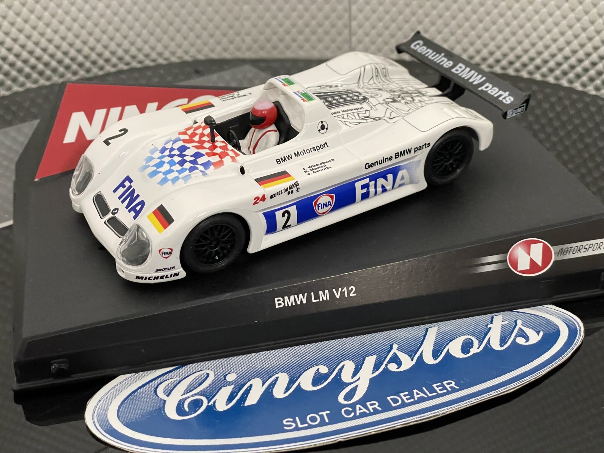 Ninco 50193 BMW V12 Fina 1/32 Slot Car.