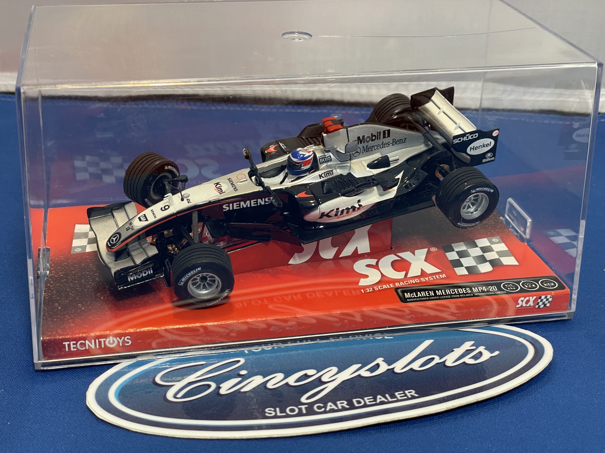 SCX 62010 McLaren Mercedes KIMI F1, 1/32 Slot Car.