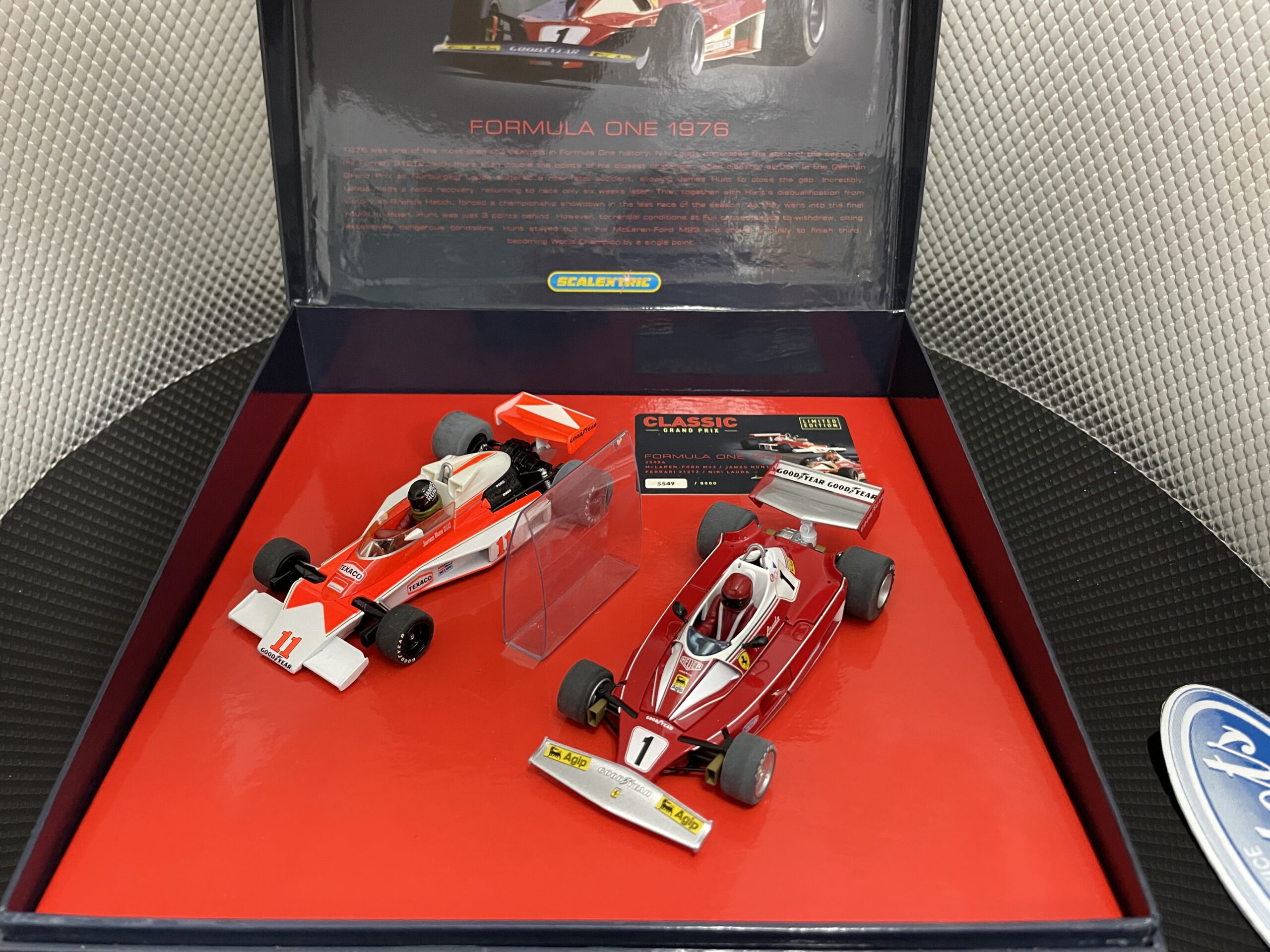 Scalextric C2558A Classic Grang Prix Ferrari McLaren 1976